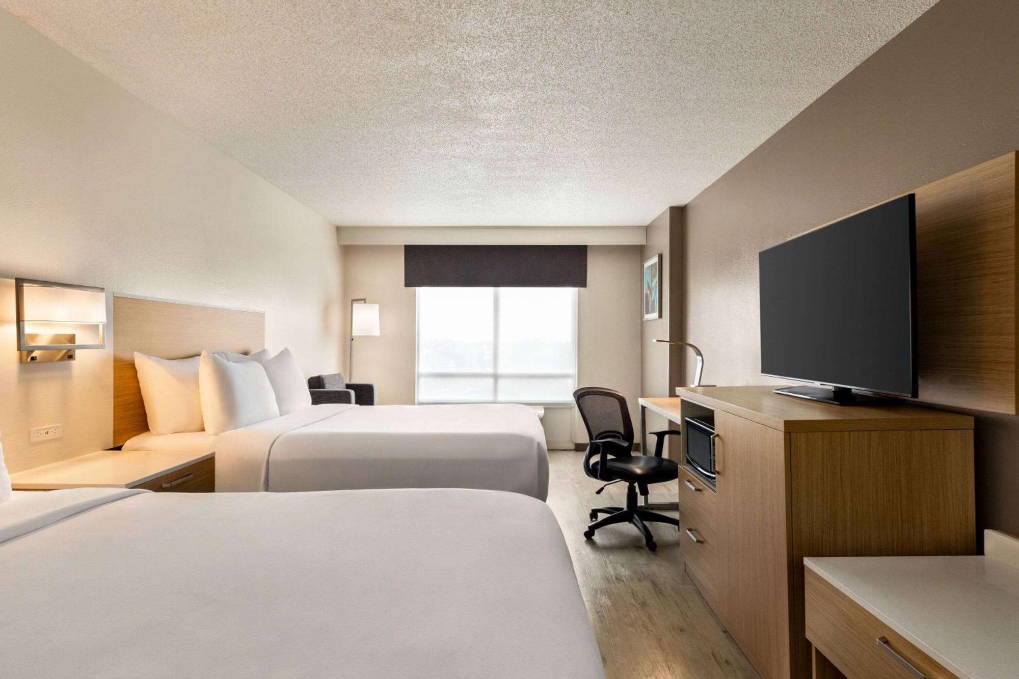 Hotel Wyndham Garden Duluth Extérieur photo